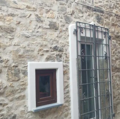 La Pietra Di Sersa Pensionat 3*